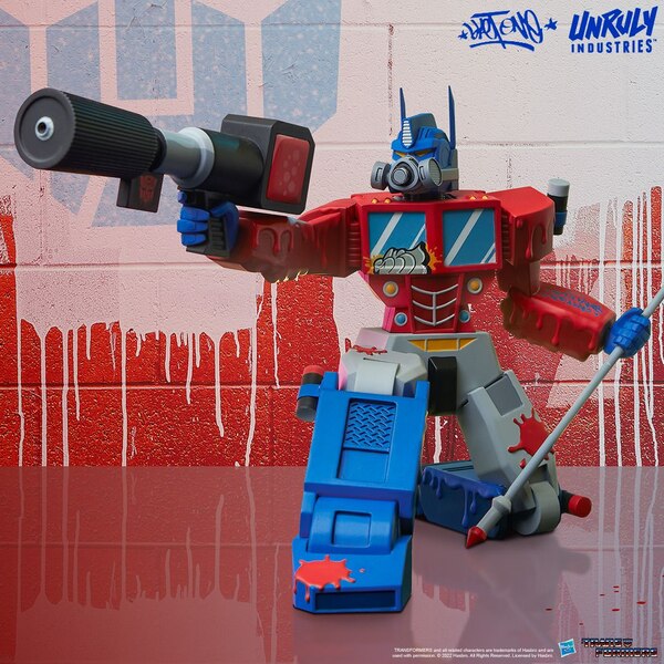 Optimus Prime Designer Collectible Toy From Sideshow And Unruly Industries Coming Soon  (2 of 2)